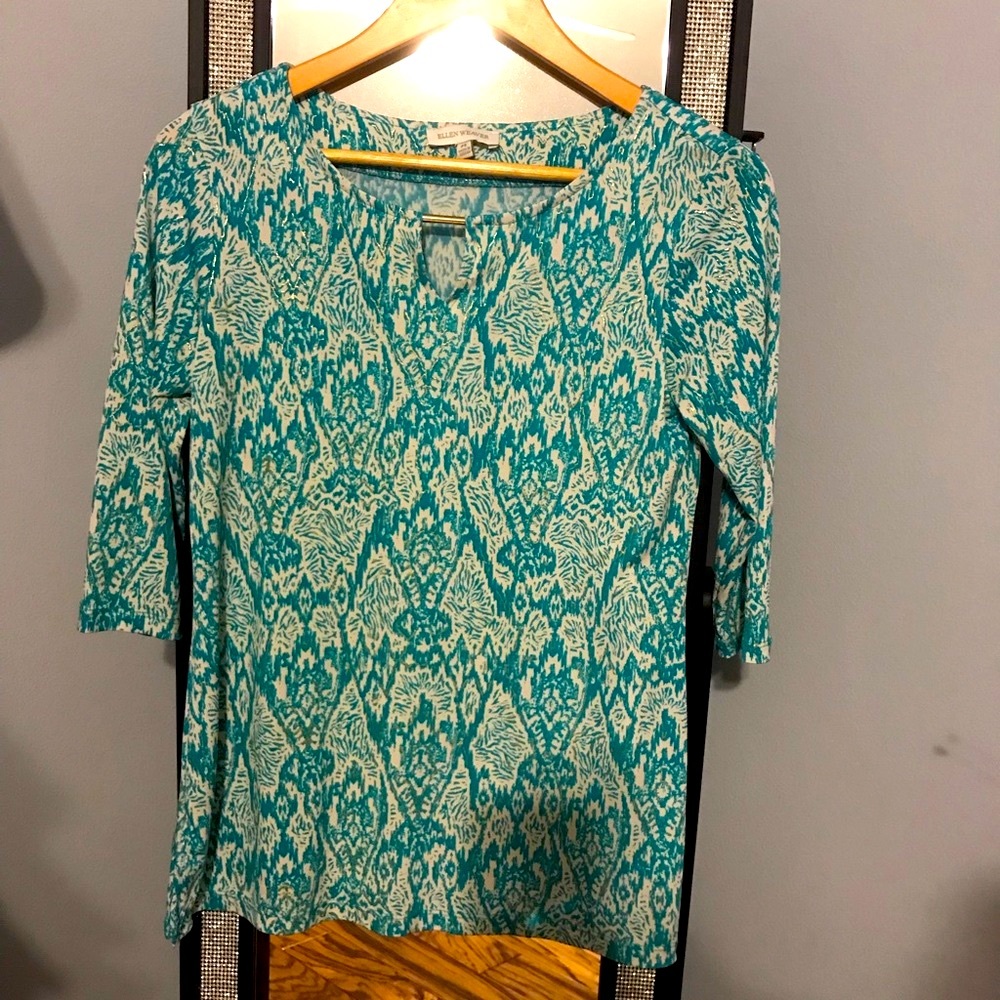 Petite blouse.